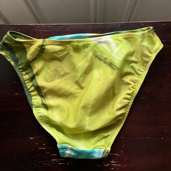 NEW SHAN MID-HIGH BIKINI BOTTOM - Picture 11 of 13